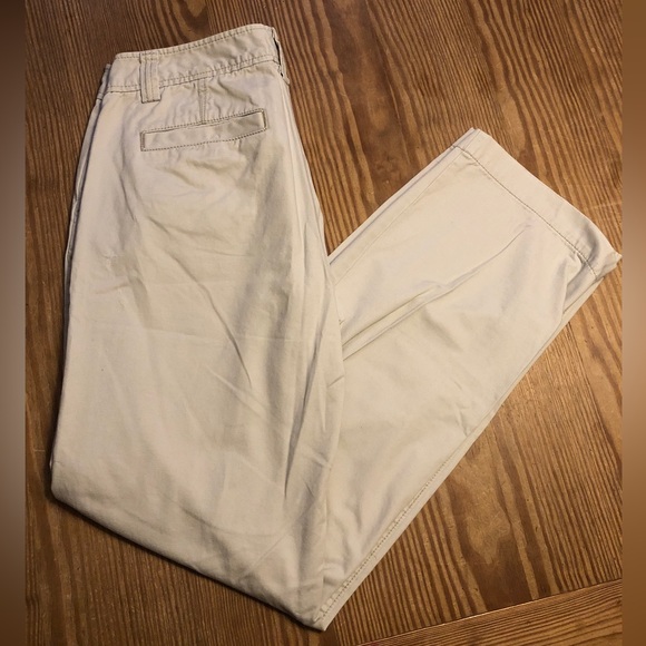 GAP - Ladies distressed 100% cotton casual pants. Size 10R. Very Good condition. - Picture 1 of 4